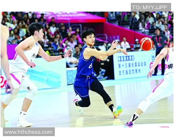 徐杰在CBA全明星技巧赛中连过两关成功夺冠展现出色球技